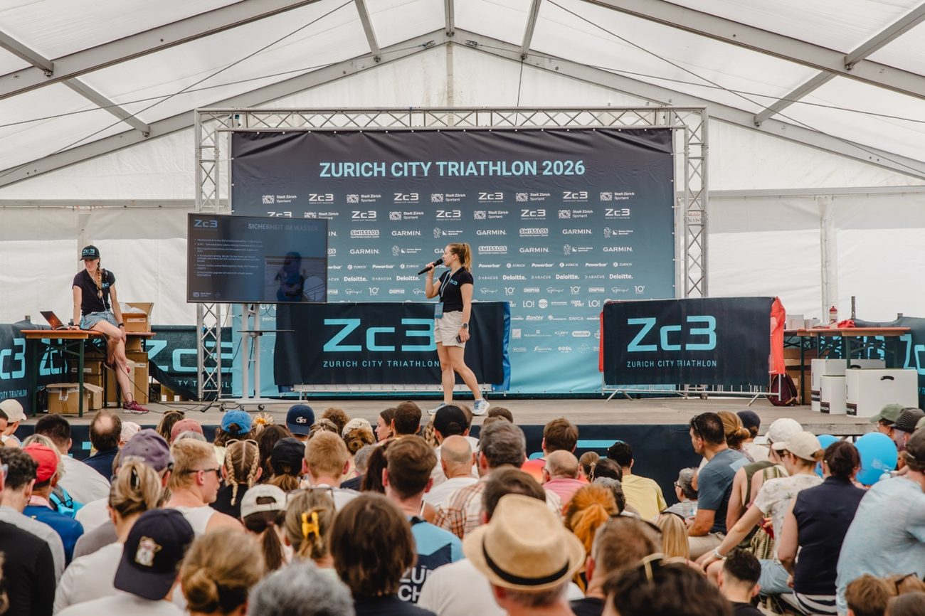 Rahel als Moderatorin am Zurich City Triathlon
